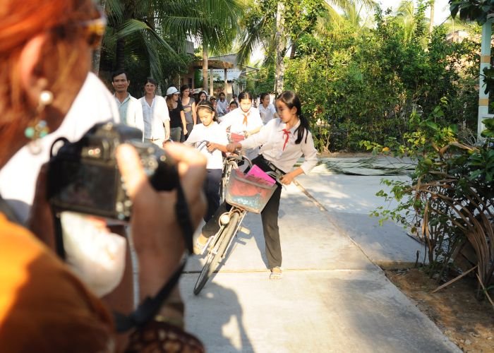Community Service Project Renovating School photo 4